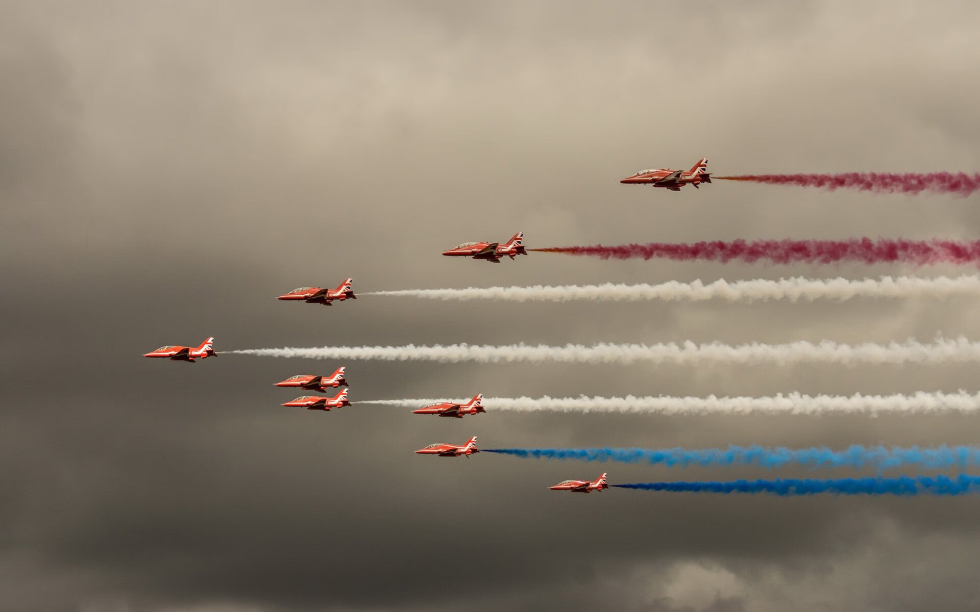 德甲场面火爆：攻坚战中呈现极致实力，德甲收官战