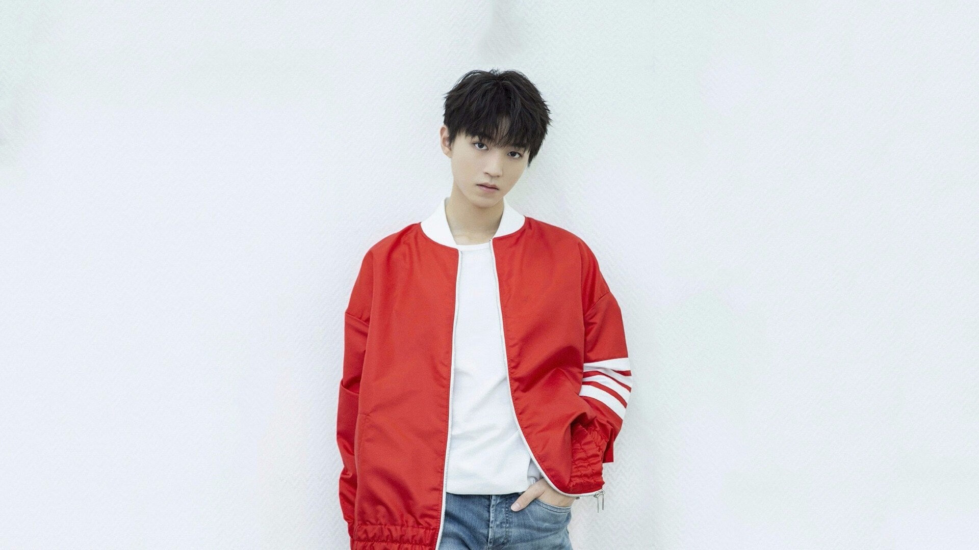 林丹被授予羽毛球推广公益奖章，林丹羽毛球奖项