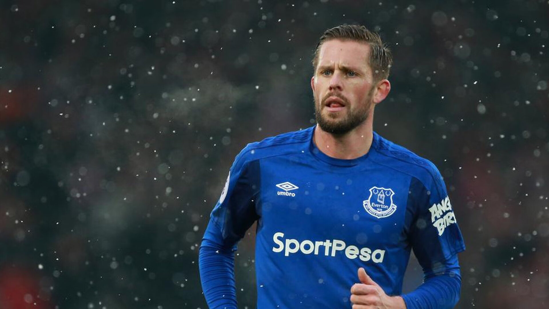 历史上的今日：足球场上的那些动人瞬间，足球场上的经典时刻