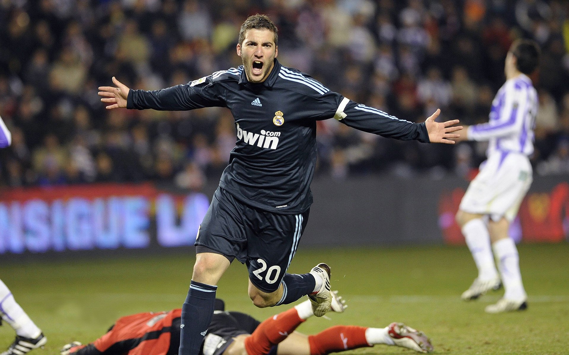 开云体育俱乐部官网-史上最惊心动魄的逆转“经典时刻”，你看过几次？，惊人的逆转