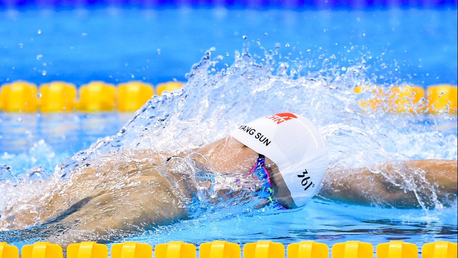 评论员指出中超联赛存在的问题，中超评球